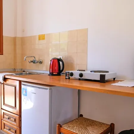 Tria Adelphia 2*